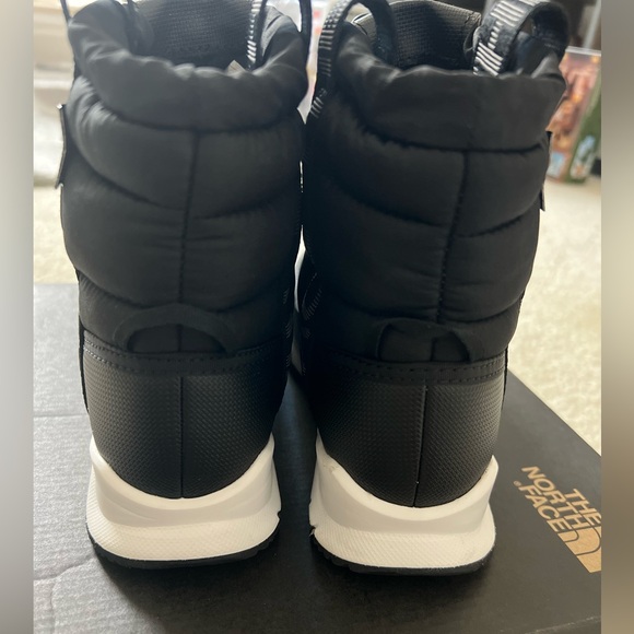 Kids Winter Boots Size 1 - Picture 5 of 7